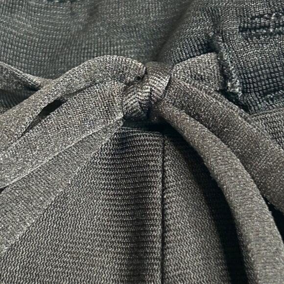 Lululemon T.H.E. Short 9" All Court Texture Deep Coal Black XL - Picture 8 of 10